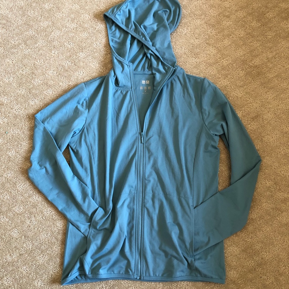 Uniqlo Airism mesh hoodie